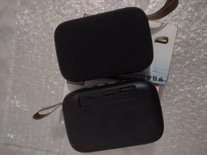 Caixa bluetooth na promoção última unidade