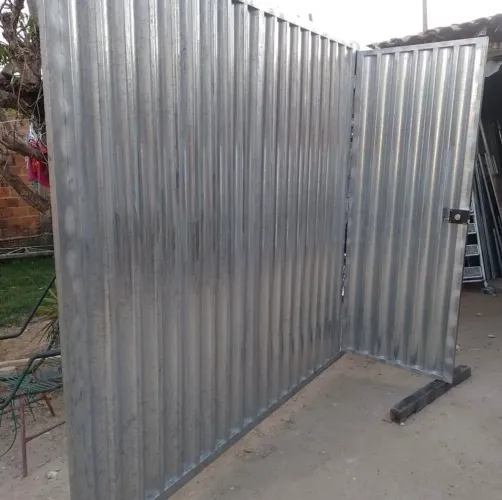 Portão de garagem com Porta social