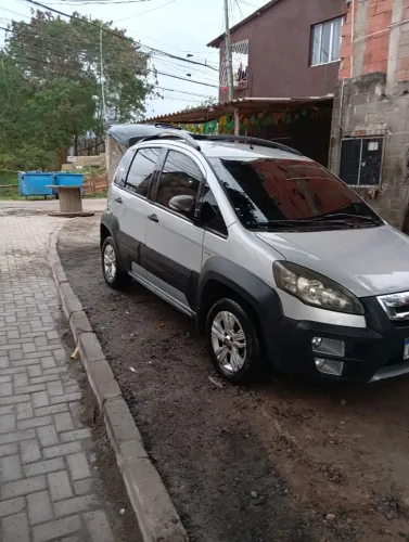 Fiat Idea Adv./ Adv.lock.dualogic 1.8 Flex 5P 2011