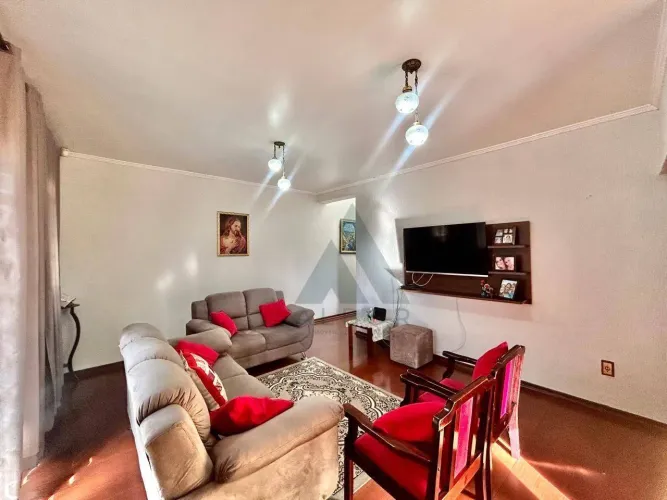 Casa com 3 quartos à venda, 276 m² por R$ 650.000 - Centro - Itapetininga/SP