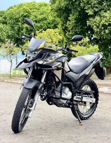 XRE 300 - 2022 BONEQUINHA