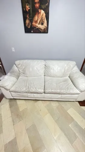 Dois sofás por preço de um.