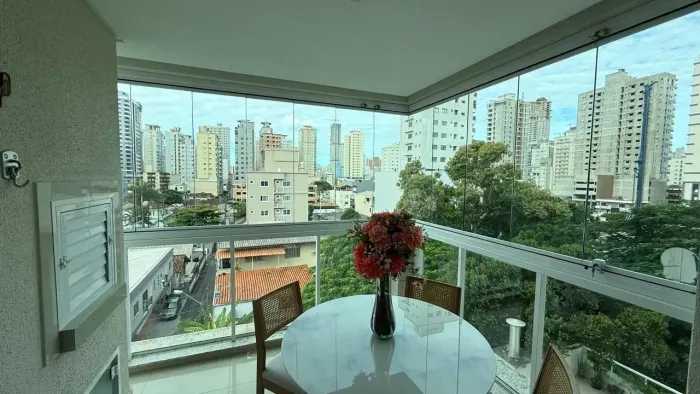 Apartamento com 2 dormitorios mobiliado na Meia Praia - Itapema SC