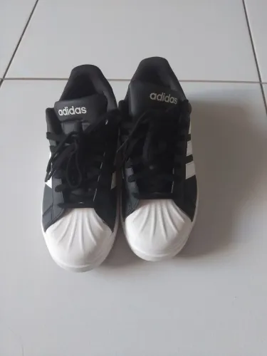 Tênis adidas 100 reais