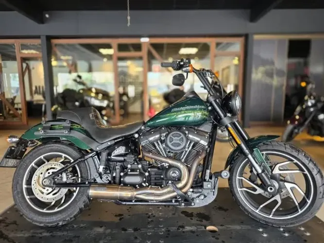 Escapamento Vance and Hines 2x1 Harley Davidson