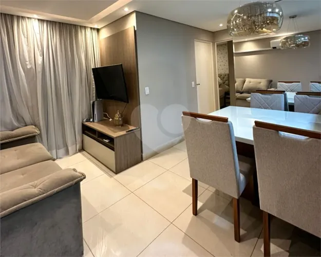 Apartamento à venda com 2 quartos, sendo 1 suíte, no condomínio Easy Life Home Club, Soroc