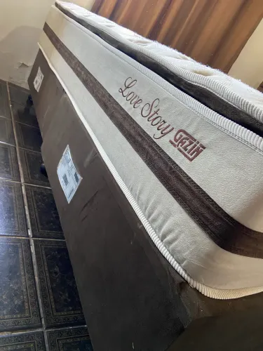 Vendo cama de casal king 