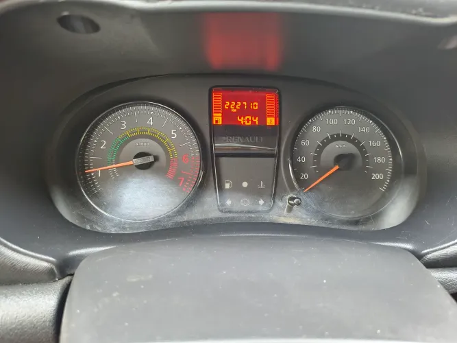 Renault Clio Authentique 1.0/1.0 Hi-power 16V 3P 2014