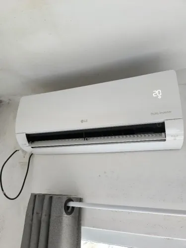 Ar condicionado LG Q/F - Semi novo - Ótimo Estado
