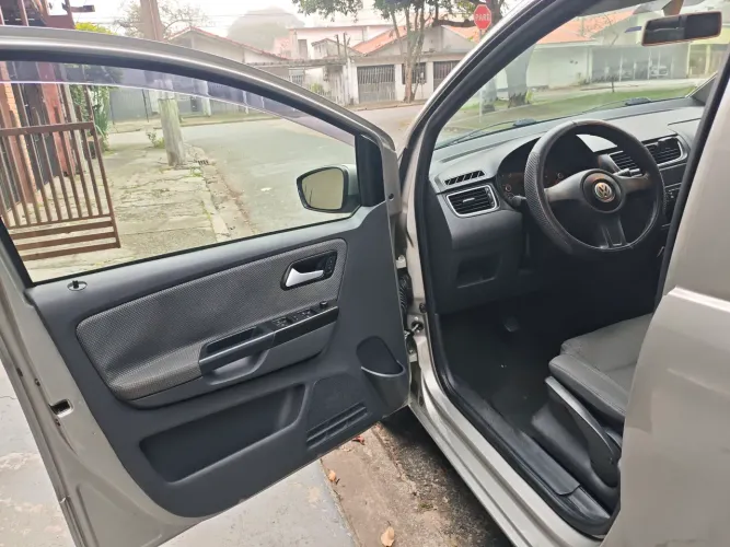Volkswagen Fox 1.0 MI Total Flex 8V 5P 2012