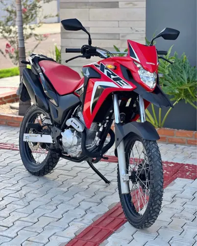 Xre 300 2022