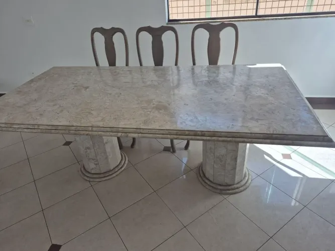 Mesa Granito Travertino