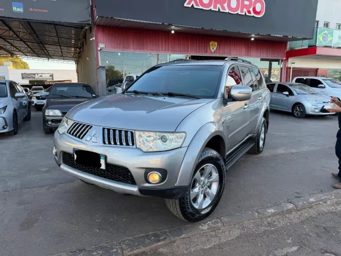 Mitsubishi Pajero Dakar 3.2 4X4 T.i. Dies. 5P Aut. 2013