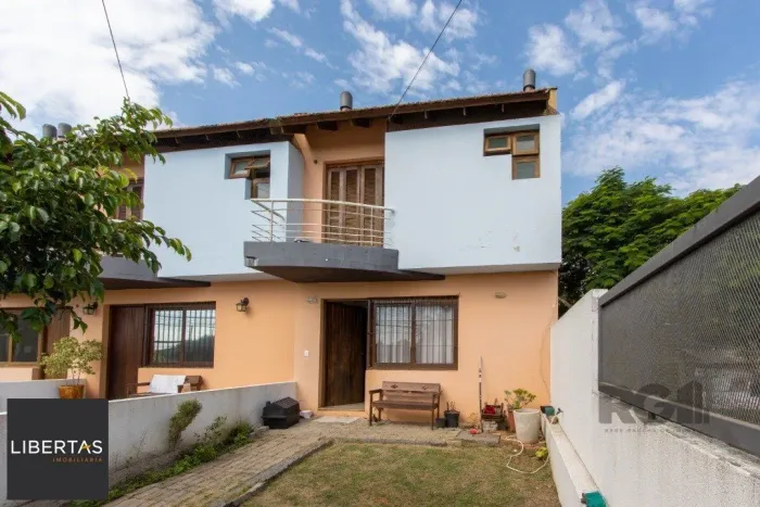Excelente oportunidade de casa à venda em condomínio fechado no Reserva Guarujá,