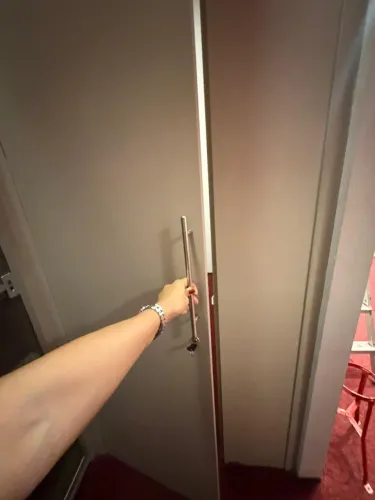 Porta de mdf com fechadura e maçaneta 
