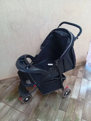 Vendo carinho de bebê em perfeito estado 
