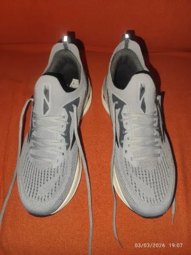 Tênis de Corrida Masculino Mizuno Wave Zest 2 41 Cinza