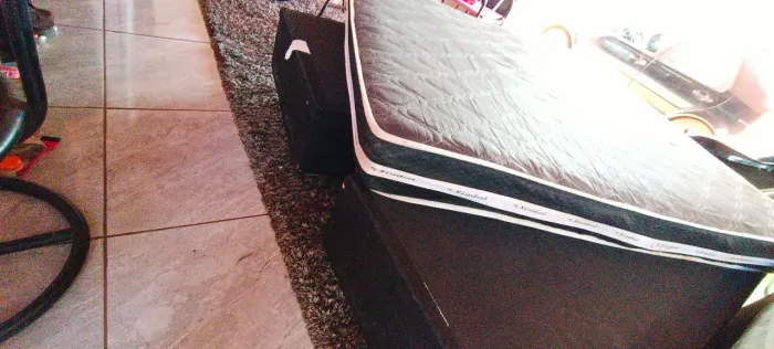 Cama box Quemm usada entrego