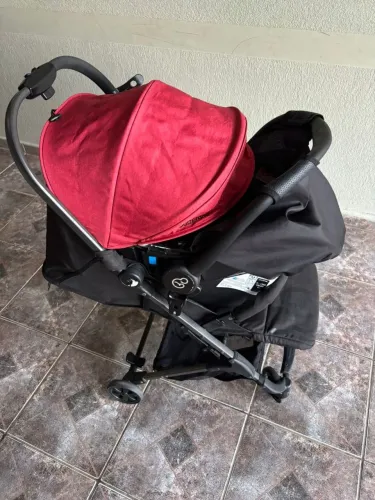 Carrinho de bebê + Bebê conforto 