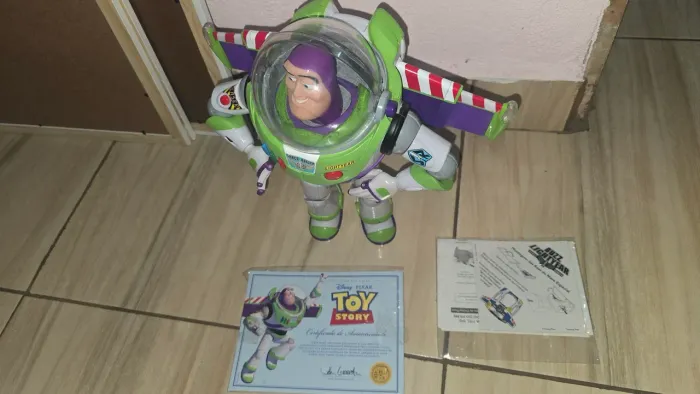 Buzz lightyear signature collection INGLÊS COM CERTIFICADO