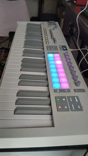 Novation launchkey 49 mk4