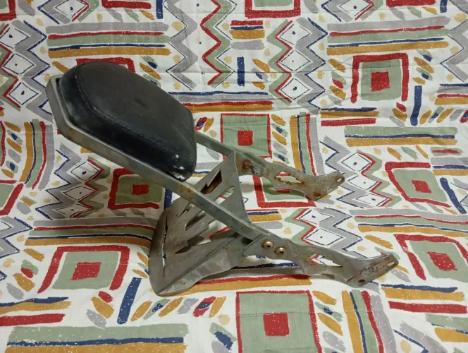 Vendo Sissy bar para miragem 250 ou adaptação