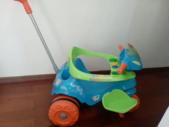 Triciclo Bandeirantes 