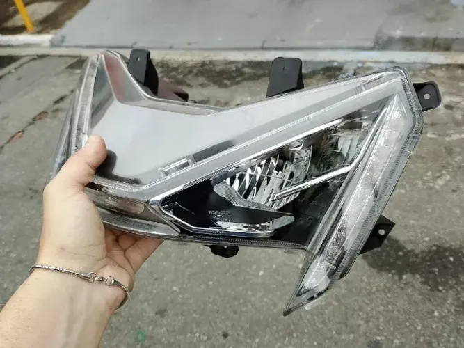 Farol dianteiro Voltz Ev1