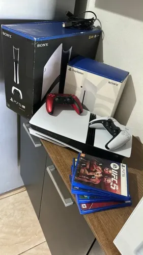 Playstation 5 Pro com leitor de disco