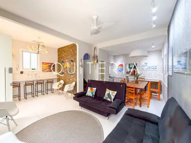 Excelente casa duplex totalmente reformada e decorada em Vila privada, próximo as praias e