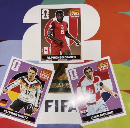Figurinhas LEGENDS MODRICK, FLORIAN, ALPHONSO DAVIES