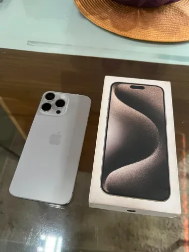 Iphone 15 pro max 256gb 81% bateria