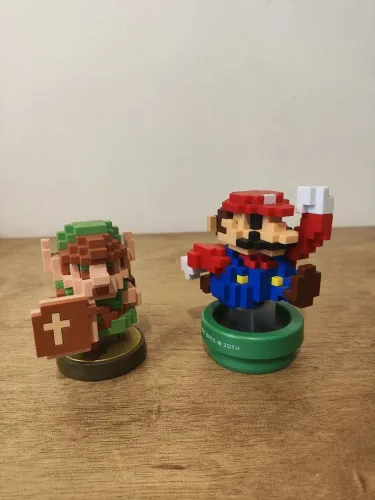 Amiibos Link 8 Bits e Mario 8 Bits