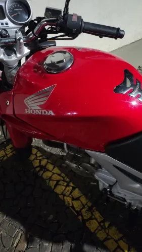 Vendo Twister 2004 vermelha 