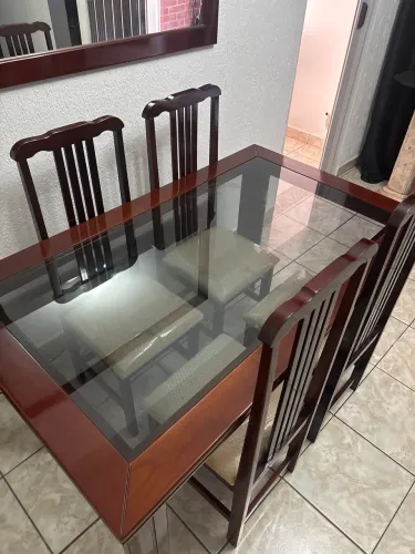 Mesa 4 cadeiras