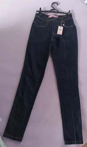 Vendo calça jeans tamanho 40 mas forma pequena e calça pantalona tamanho único 