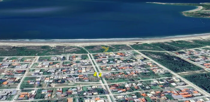 Terreno à venda na Praia da Pinheira, em Santa Catarina