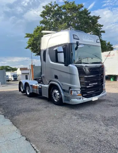 scania r450 6x2 ano 2022