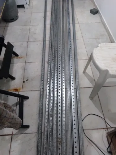 Perfilado furado 3 metros