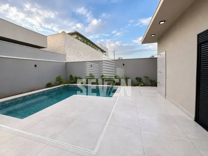 Casa Térrea com 3 Suítes em Bauru Alto Padrão e Piscina