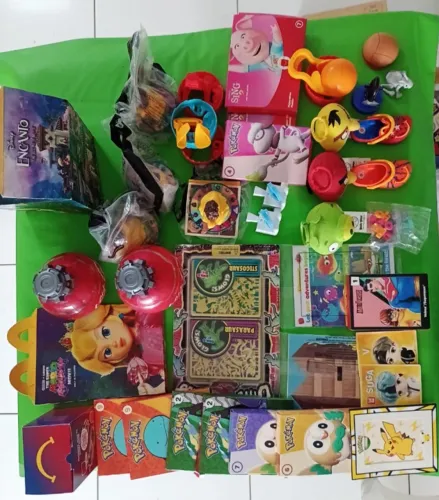 Lote Brinquedos variados-Pokemon Go,Mario ,Encanto,sing,Disney (desapego)colecionadores