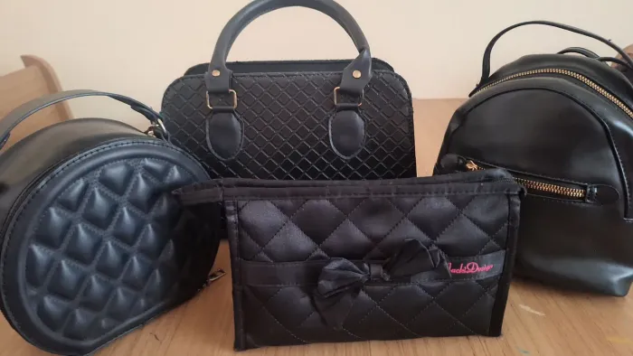 Bolsas pretas - TODAS por 99,00