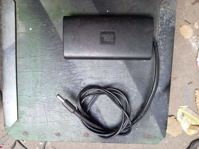 VENDO CARREGADOR CAIXA JBL 