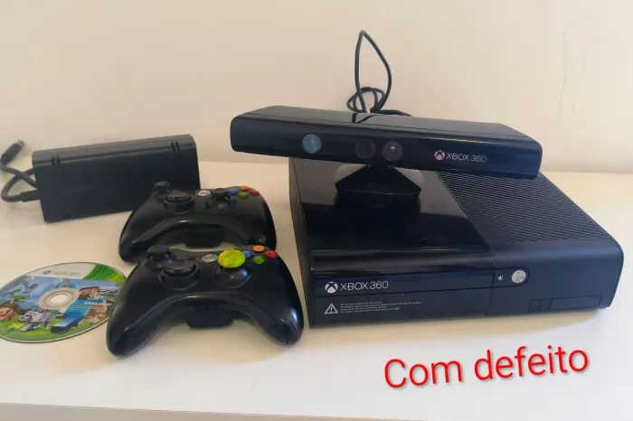 Xbox 360 E (com defeito)