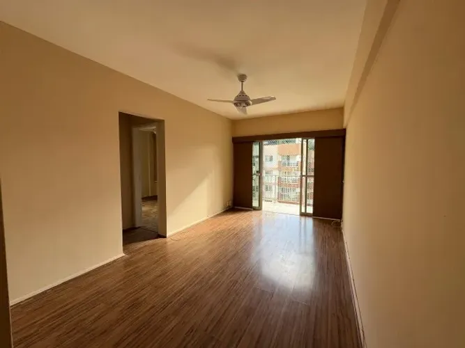 Alugo apartamento no Centro com 2 quartos e garagem - cod 91023