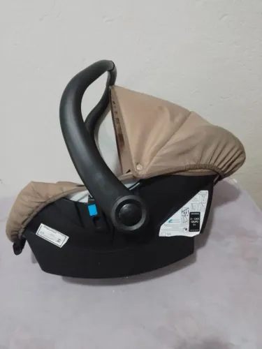 Vendo semi novo itens recém nascido