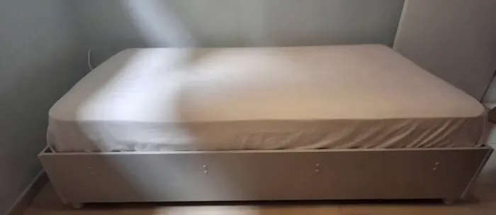 Vende- se cama
