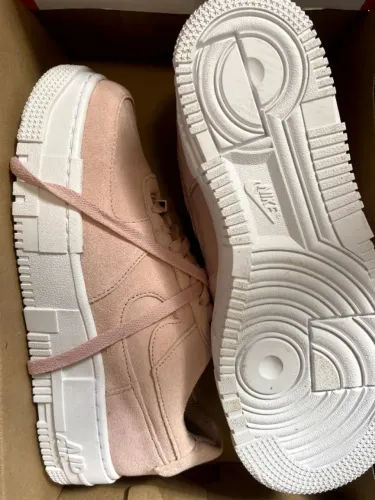 Tênis Nike Air Force 1 Pixel