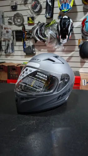 Capacete helt cinza fosco barato em promoção!!