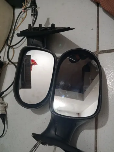 Retrovisor de Siena 2008